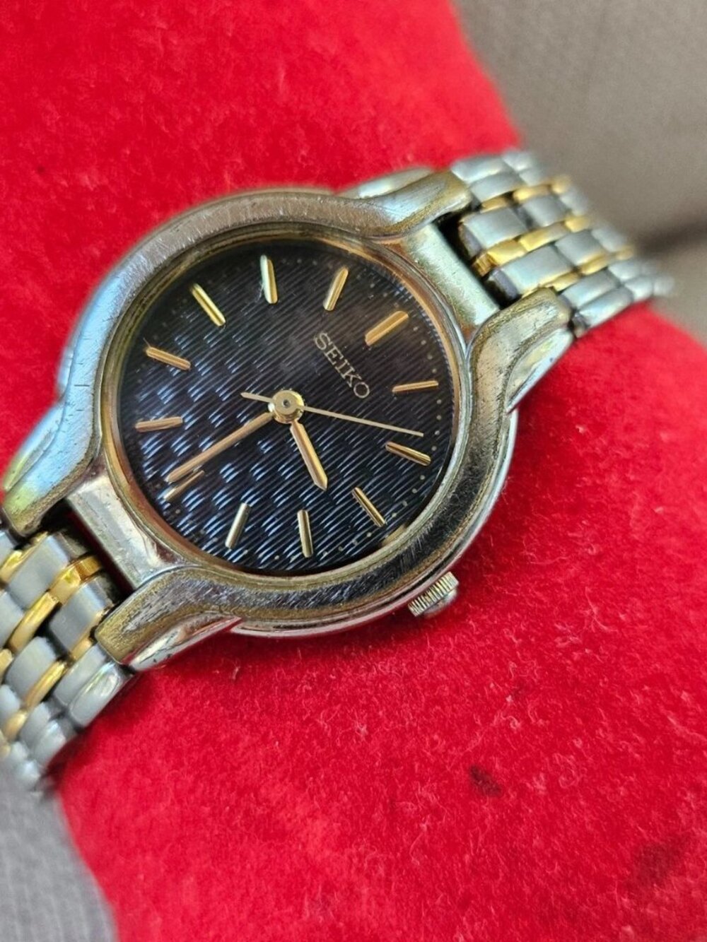 Vintage Seiko Ladies Wristwatch Gunmetal/Gold Tone Quartz Analog Wrist Watch - Picture 3 of 11